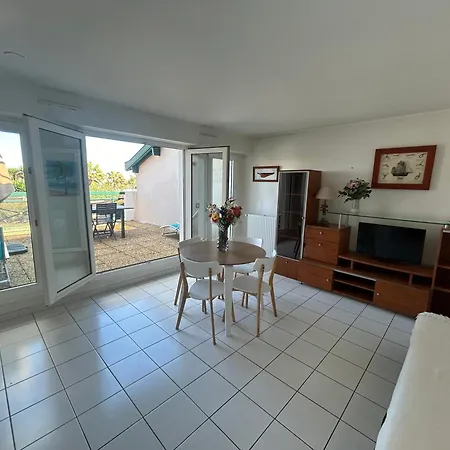 Avec Terrasse, A Deux Pas De La Apartmán *