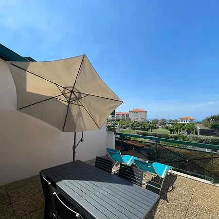 Avec Terrasse, A Deux Pas De La Anglet